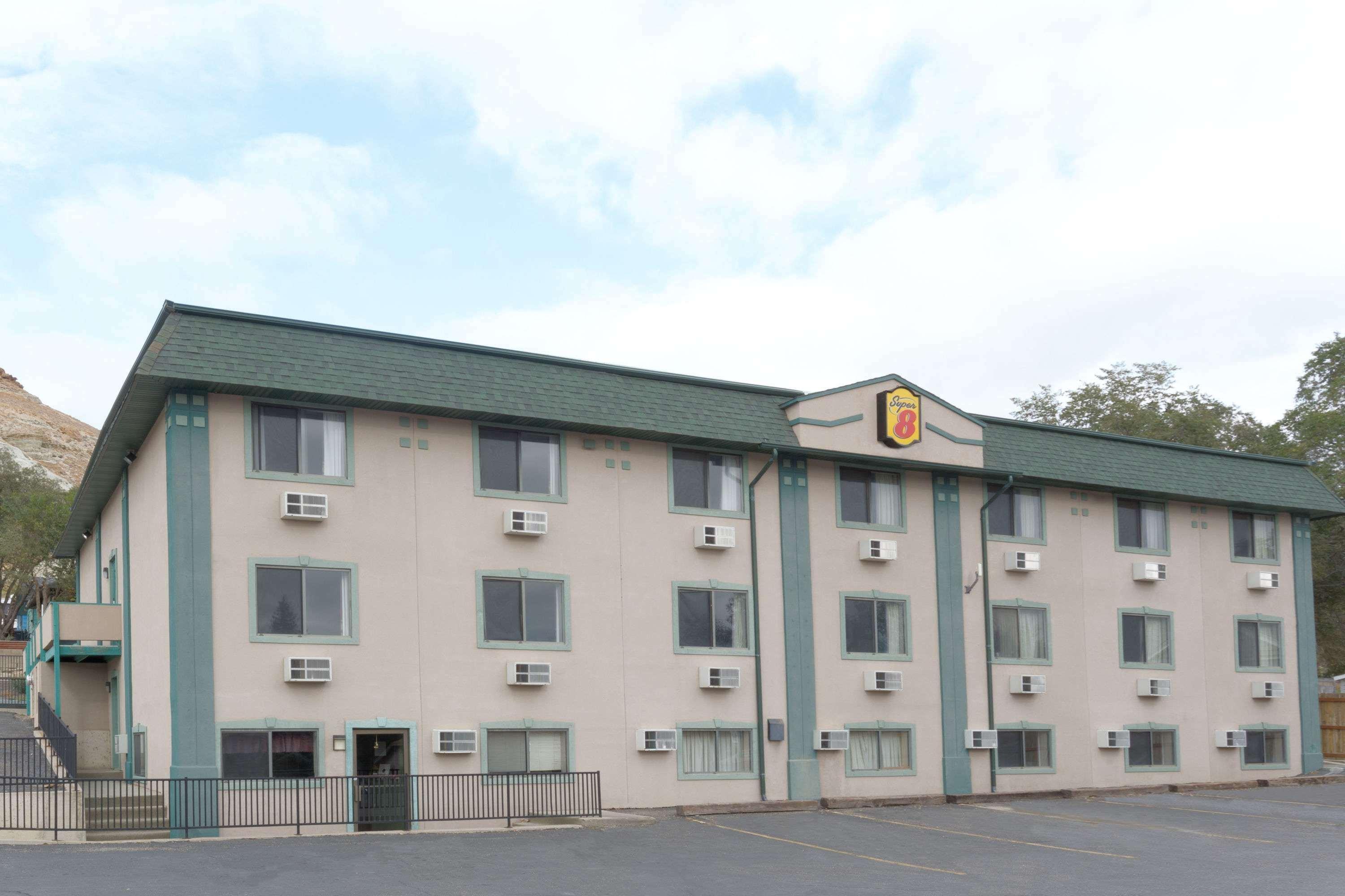 绿河温德姆速8酒店 格林里弗 外观 照片